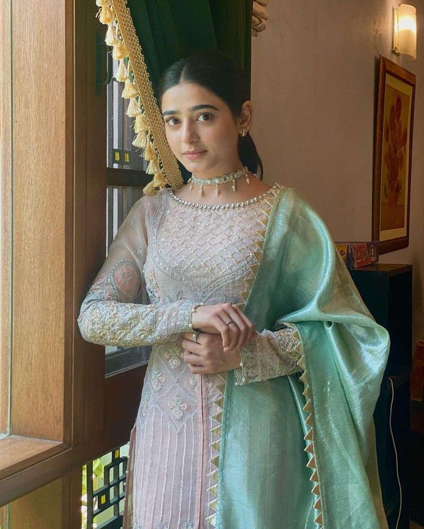 Actress Sehar Khan Latest hoot In Beautiful Bridal Dress - Pak Showbiz Celebrity HD phone wallpaper