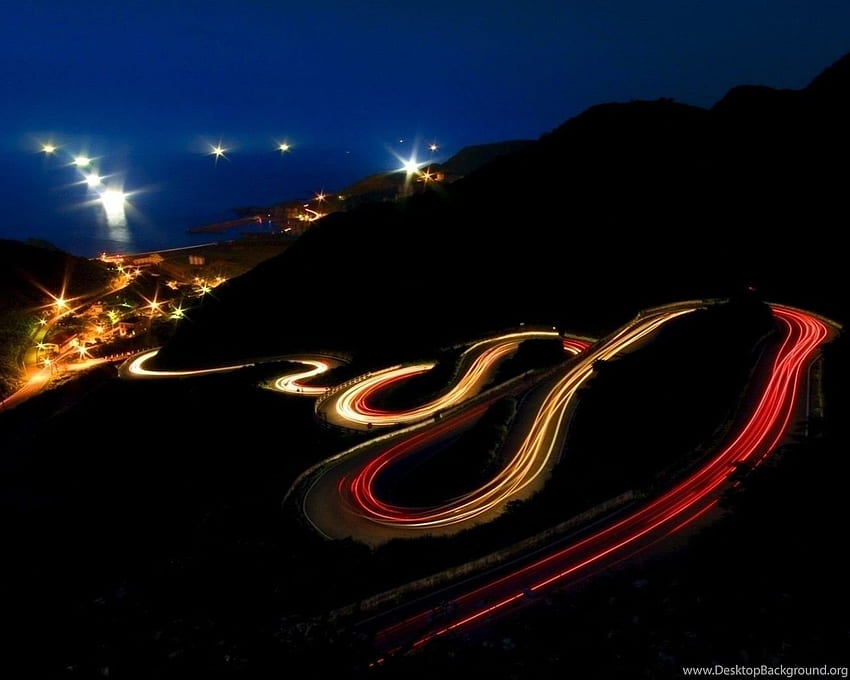 Hillside Нощни светлини с дълга експозиция Нощни пътища. Заден план HD тапет