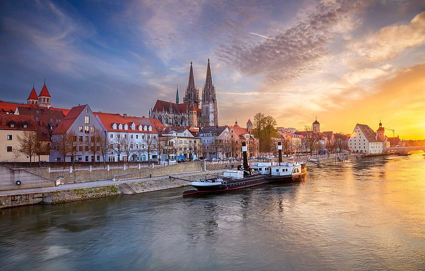the sky, sunset, river, building, home, Germany, Bayern, steamer, Cathedral, promenade, Germany, Bavaria, Regensburg, Regensburg, Danube River, The Danube River for , section город HD wallpaper