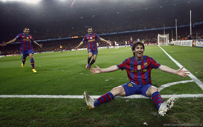 Ngàn cảm xúc đẩy lùi những giới hạn của sân cỏ khi Messi vui mừng ăn mừng bàn thắng của mình. Hãy xem những khoảnh khắc này khi anh ấy chứng tỏ tài năng của mình và mang đến nguồn cảm hứng cho các cầu thủ trẻ.