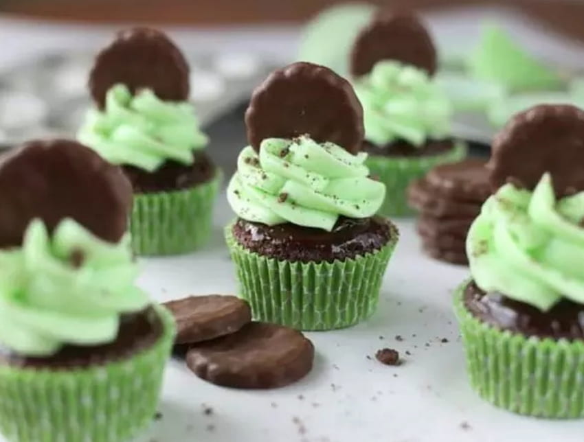 Cupcakes, green, sweet, day, chocolate, dessert, cupcake, food, st patrick HD wallpaper