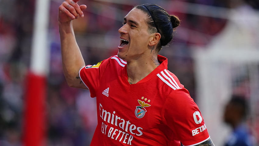 Manchester United signing Arsenal transfer target Darwin Nunez from Benfica would be 'spectacular', says Diego Forlan HD wallpaper