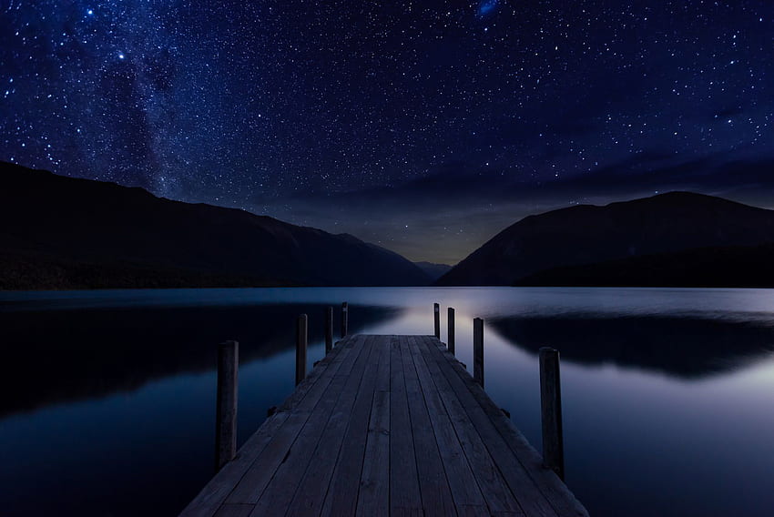 Night sky over the blue lake Gallery, Lake at Night HD wallpaper