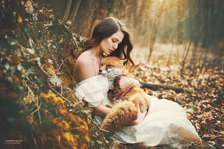 Sleeping fox, model, marketa novak, vulpe, girl, fox, sleep, woman, animal, autumn, toamna HD wallpaper