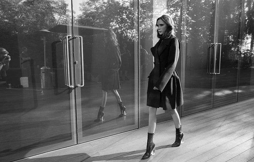 black and white, boots, reflection, coat, Madame Figaro, Victoria Beckham HD wallpaper