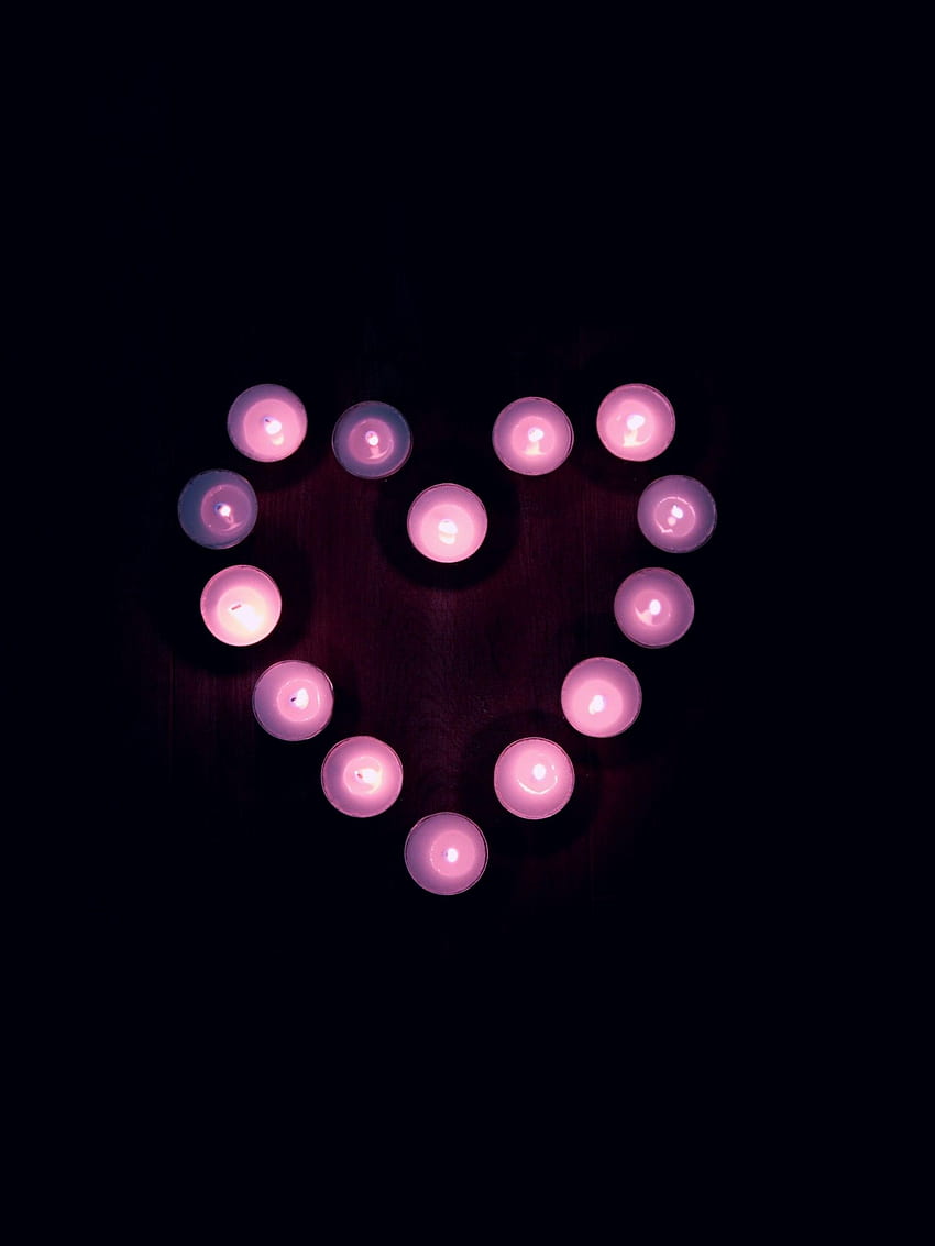 Любовно сърце, светлини на свещи, черен фон, розово, сърце, чаена светлина, черно тъмно HD тапет за телефон