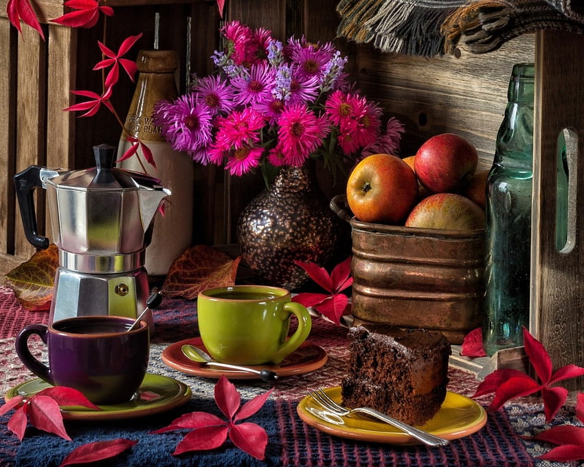Kawa i jesienne kwiaty, Butelka, Ciasta, Kawa, Jabłka, Czerwone liście Tapeta HD