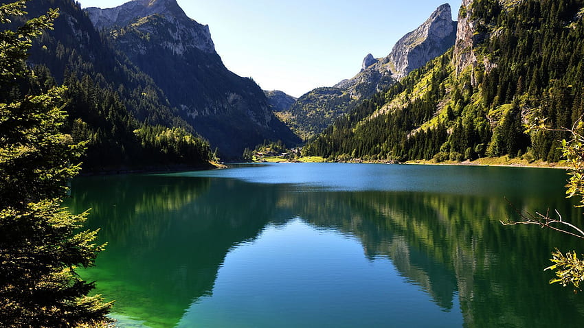 Green Alpine Lake HD wallpaper