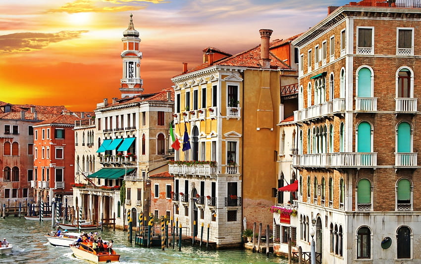 ヴェネツィア、イタリア、建物、ボート、運河、都市、空、日没 高画質の壁紙