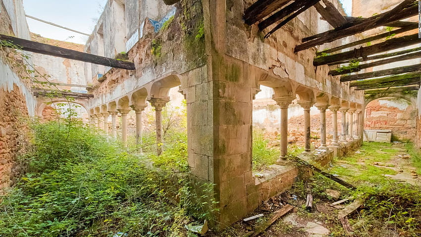 Francis Meslet schwytał opuszczone kościoły w Europie, Opuszczone budynki Natura Tapeta HD