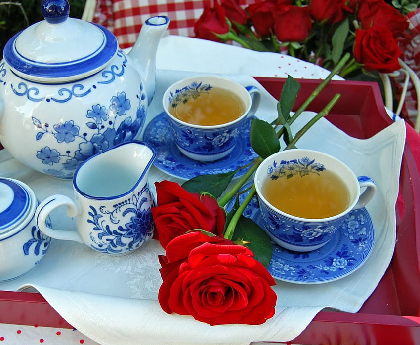 Together In The Morning, синьо, чай, цветя, прекрасно, скъпоценно, чаши, двойка, заедно, бяло, рози, забавление, романтика, мода, закуска, любов, червено, романтично, завинаги HD тапет