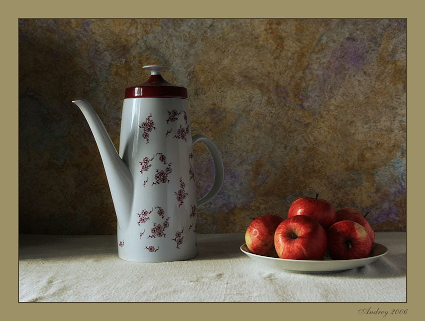 Stillleben 1, Tisch, schön, einfach, rote Äpfel, Teekanne HD-Hintergrundbild