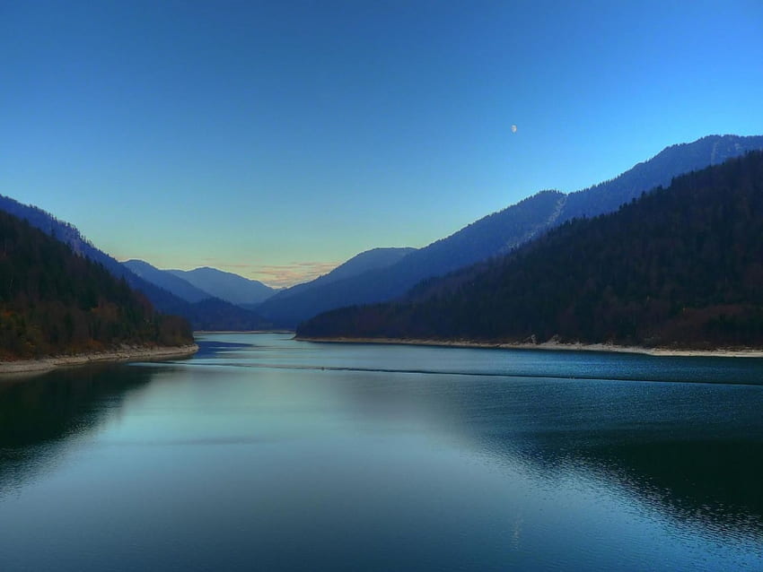Mond über dem Sylvensteinsee, blau, Mond, See HD-Hintergrundbild