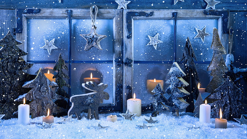 Trang trí Giáng Sinh, Tuyết rơi, Nến, Lễ hội (Christmas decoration, Snowfall, Candles, Celebrations) Bức ảnh “Christmas decoration, Snowfall, Candles, Celebrations” sẽ khiến bạn không thể chịu được sự hưng phấn của mùa lễ hội. Với tuyết rơi trắng xóa, đèn nến lung linh và những trang trí Giáng Sinh tinh tế, bạn sẽ như bước vào một thế giới của sự cảm nhận và tận hưởng.