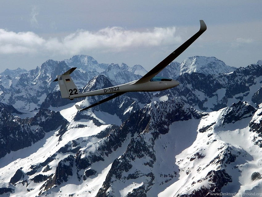Segelflugzeug-Segelflugzeug über Gebirgshintergrund HD-Hintergrundbild