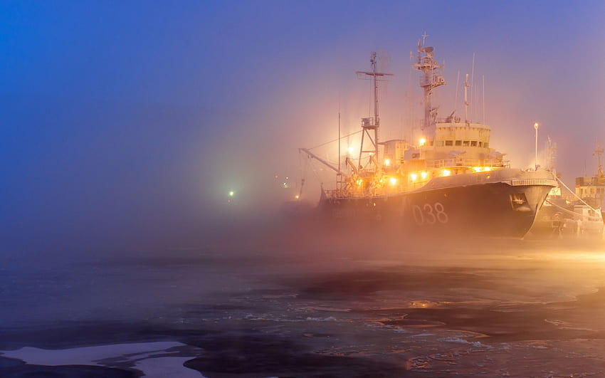 światła statku lodowaty mglisty wieczór 1920&;1200. łódź, statek, mglisty, marynarz Tapeta HD