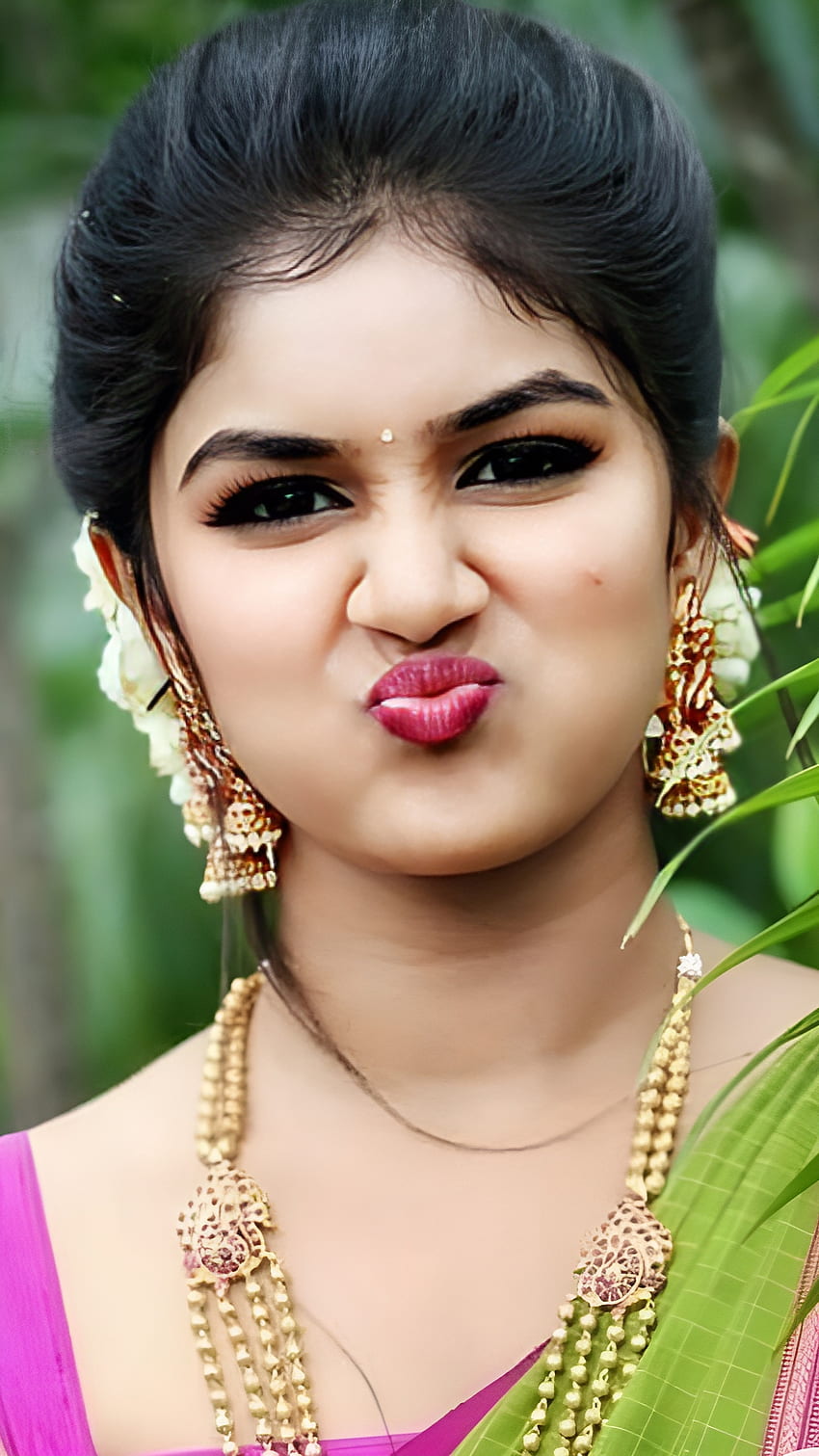 Sreeleela, eye, Telugu actress HD phone wallpaper