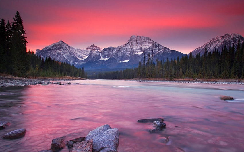 Rocky Mountain Sunset, Alberta, Kanada, alacakaranlık, dağ, göl, kaya, gün, yansıma, kırmızı, bulutlar, ağaçlar, doğa, gökyüzü, kanada, su, alberta, orman, gün batımı HD duvar kağıdı