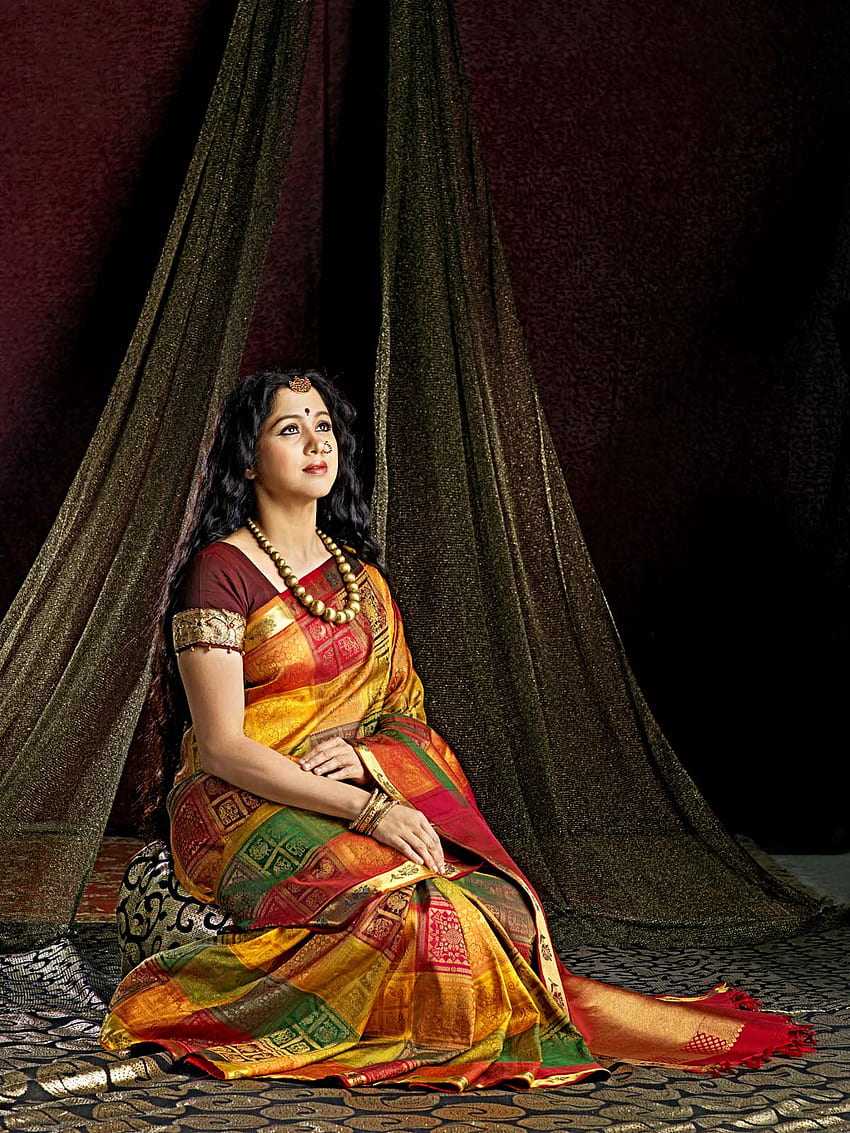 Aktris Devayani Saree'de yuhalıyor – Film Galerisi HD telefon duvar kağıdı