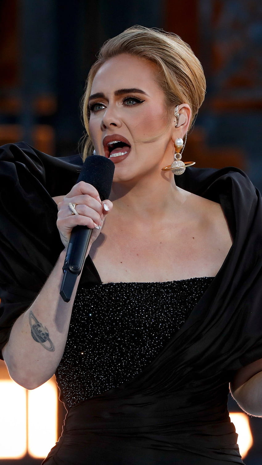 Adele, singing HD phone wallpaper | Pxfuel