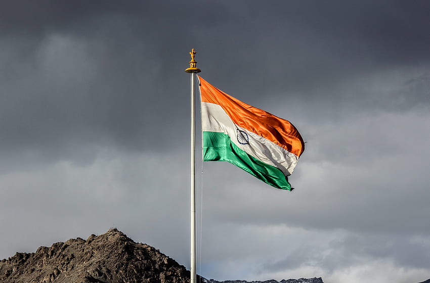 Fantastische schöne indische Flagge am Berg - indisch, cool indisch HD-Hintergrundbild
