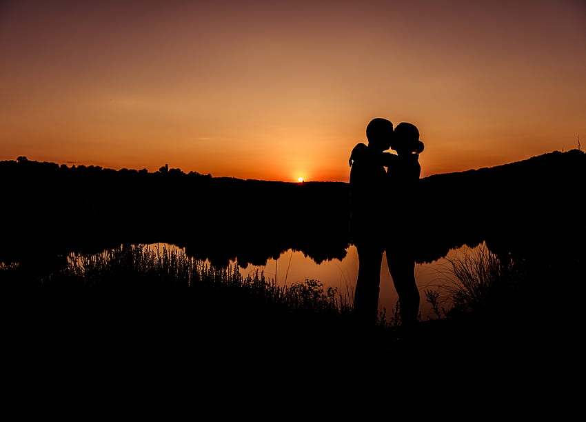 Romantic Kiss Couple Sunset Love Hd Wallpaper Pxfuel