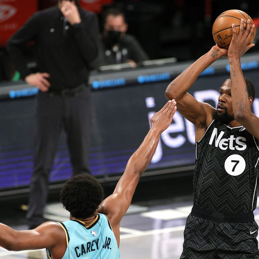 Kevin Durant zdobywa 25 punktów, gdy Nets pokonuje Hornets, 130 115, 20 meczów powyżej 0,500 siatek dziennie, strzelanie Kevina Duranta Tapeta na telefon HD