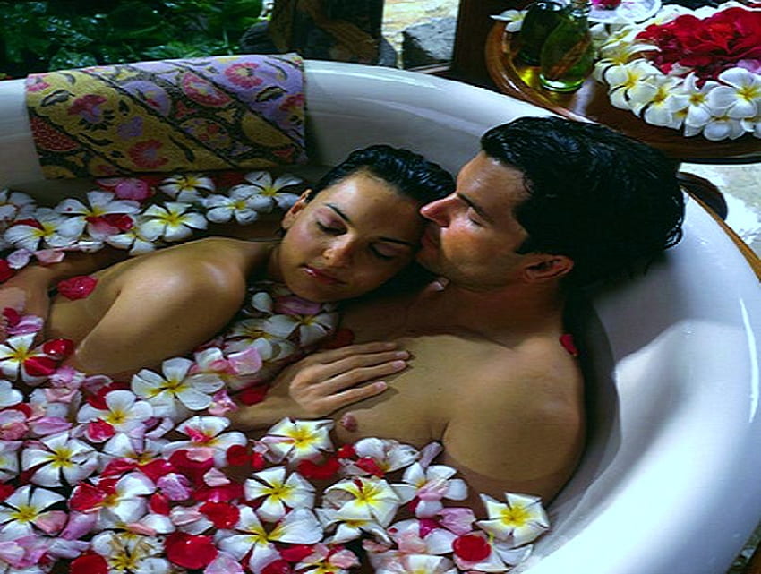 จบวัน พักผ่อน อาบน้ำ ความรัก คู่รัก ดอกไม้ วอลล์เปเปอร์ HD