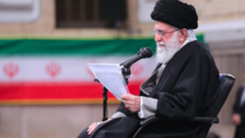 Irans Khamenei bricht die Neujahrsansprache wegen Coronavirus Ali Khamenei ab HD-Hintergrundbild