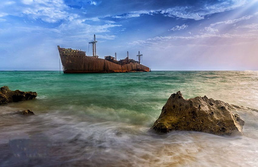 Sun, See and Sand: Kish, Dreamy Island in Iran HD wallpaper
