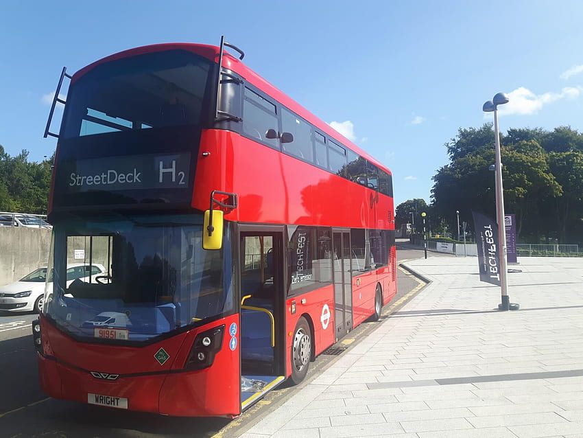 Aberdeen Launching Hydrogen Powered Double Decker Buses HD wallpaper