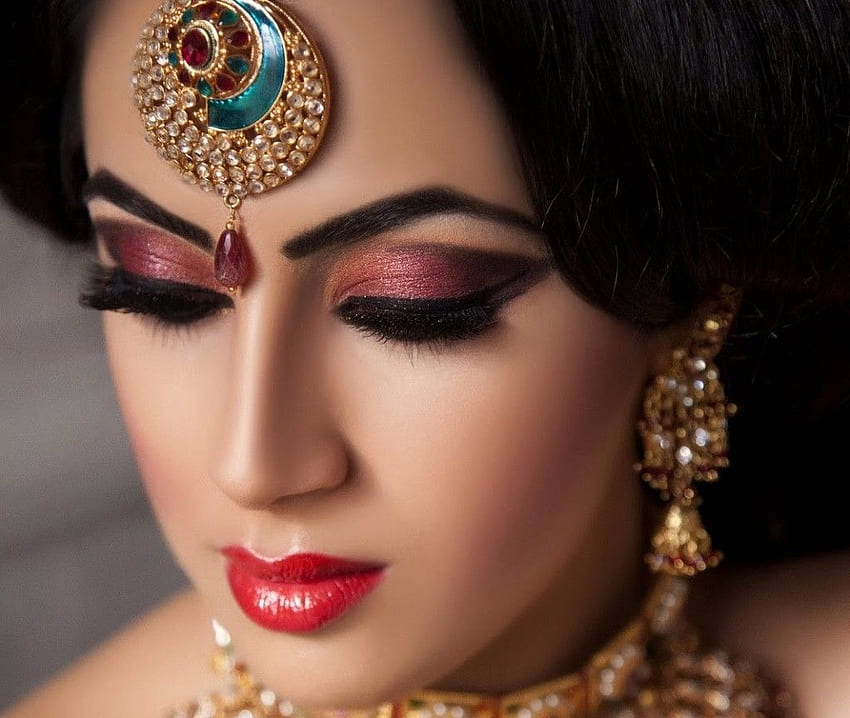 Indische Brauthochzeit - Indisches schweres Braut-Make-up HD-Hintergrundbild