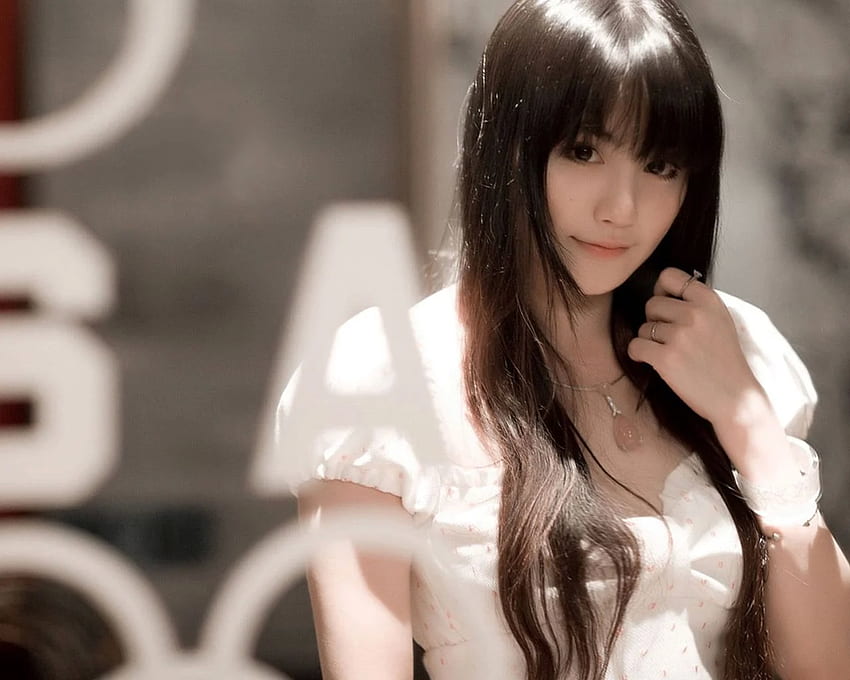 bonita chica asiática con el pelo largo y negro, Pretty People fondo de pantalla