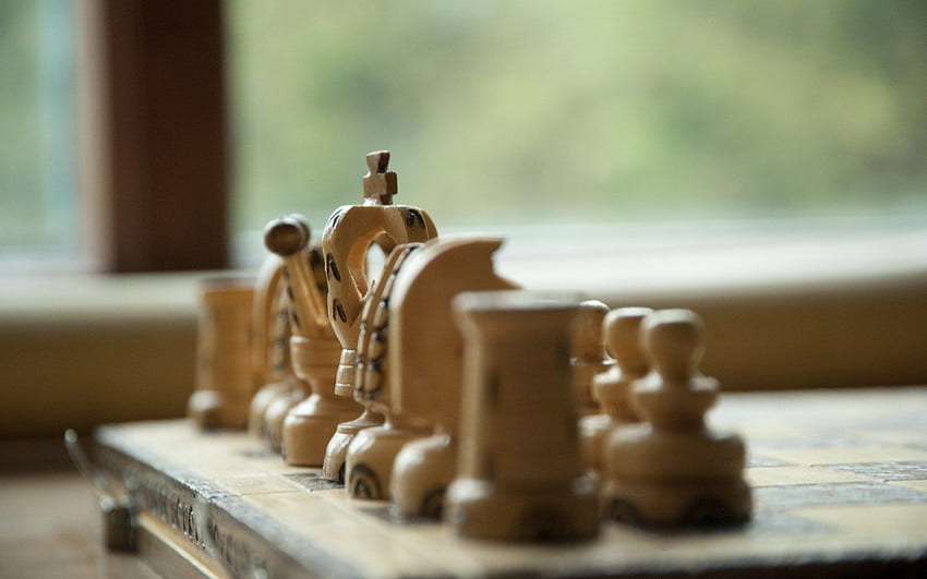 Chess Pieces Wood Game, Chess Queen HD wallpaper