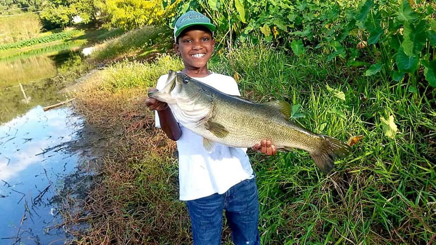 Boy, 10, calls big catch a 'moment of a lifetime' after fishing trip with his dad, Reel Big Fish HD wallpaper