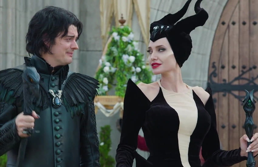 Maleficent and Diaval. Maleficent: Mistress of Evil Bloopers HD wallpaper
