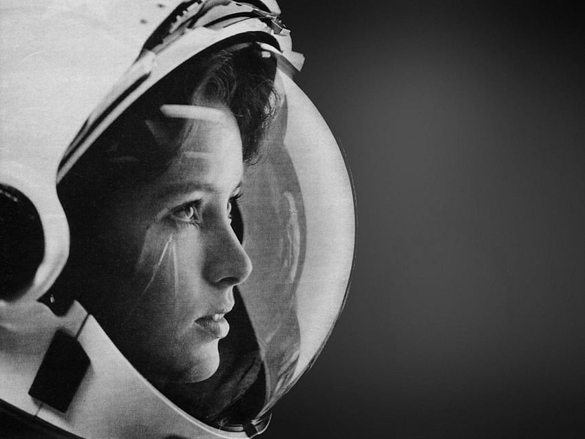 Sci Fi Astronaut - Resolution, Astronaut Black and White HD wallpaper