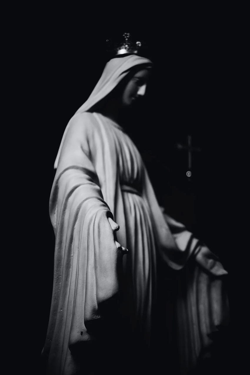 Статуя на Дева Мария – черно и бяло HD тапет за телефон