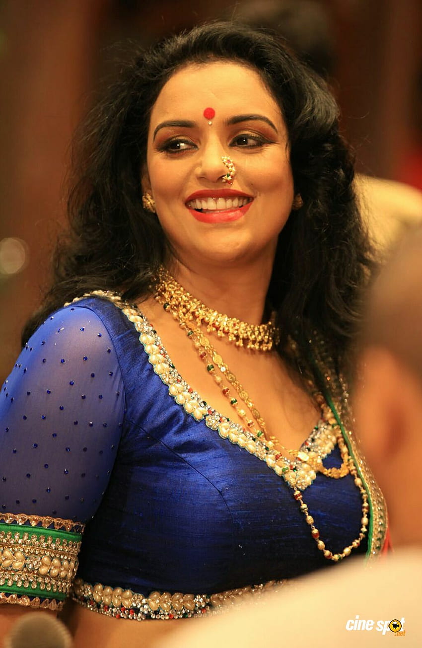 Shweta Menon Actress, Swetha Menon HD phone wallpaper