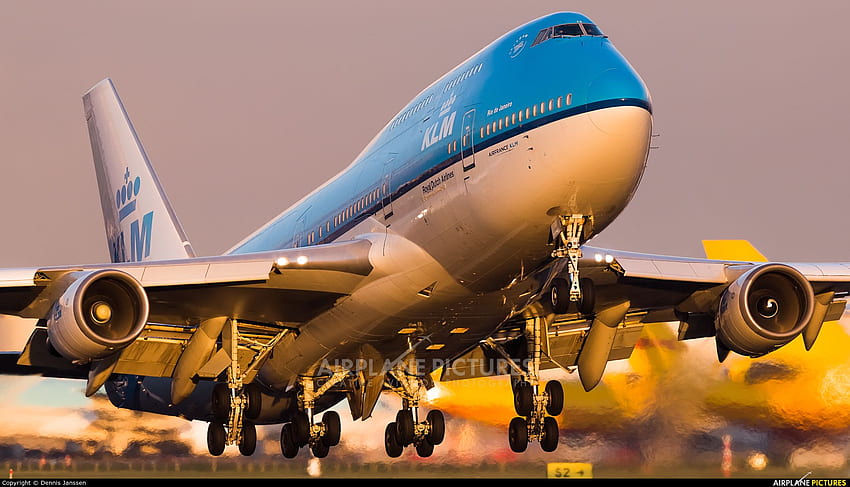PH BFR KLM Boeing 747 400 en Ámsterdam Schiphol. fondo de pantalla