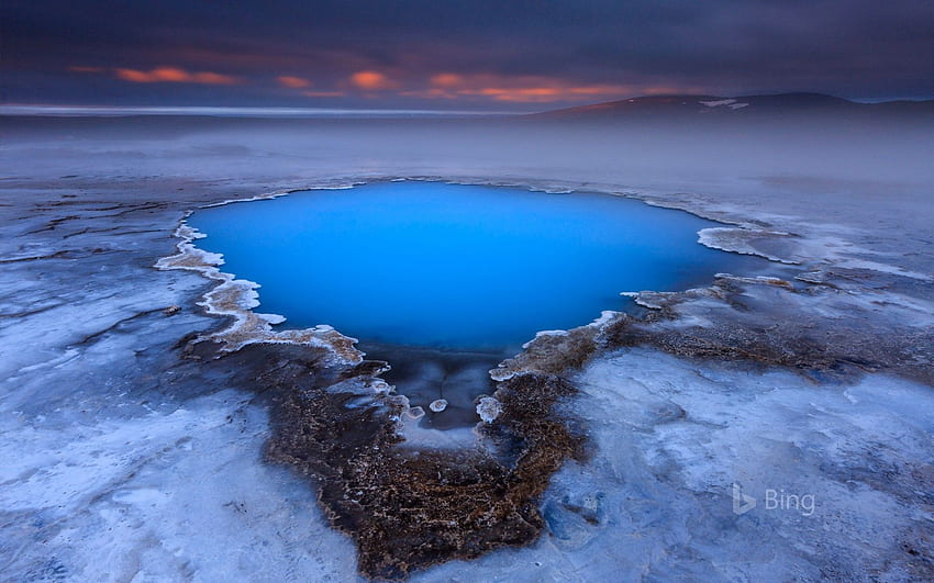 Горещ извор Hveravellir на платото Kjölur, Исландия - Bing HD тапет