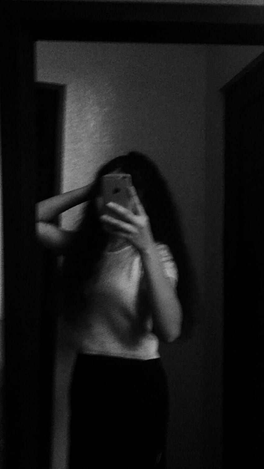 Selfie espejo. Blanco y negro, selfie en espejo, negro fondo de pantalla del teléfono