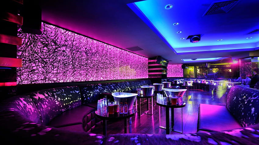 Wunderbare Neonlichter in einem Nachtclub-Lounge-Hintergrund. Nachtclubdesign, Bardesign, Clubbeleuchtung HD-Hintergrundbild