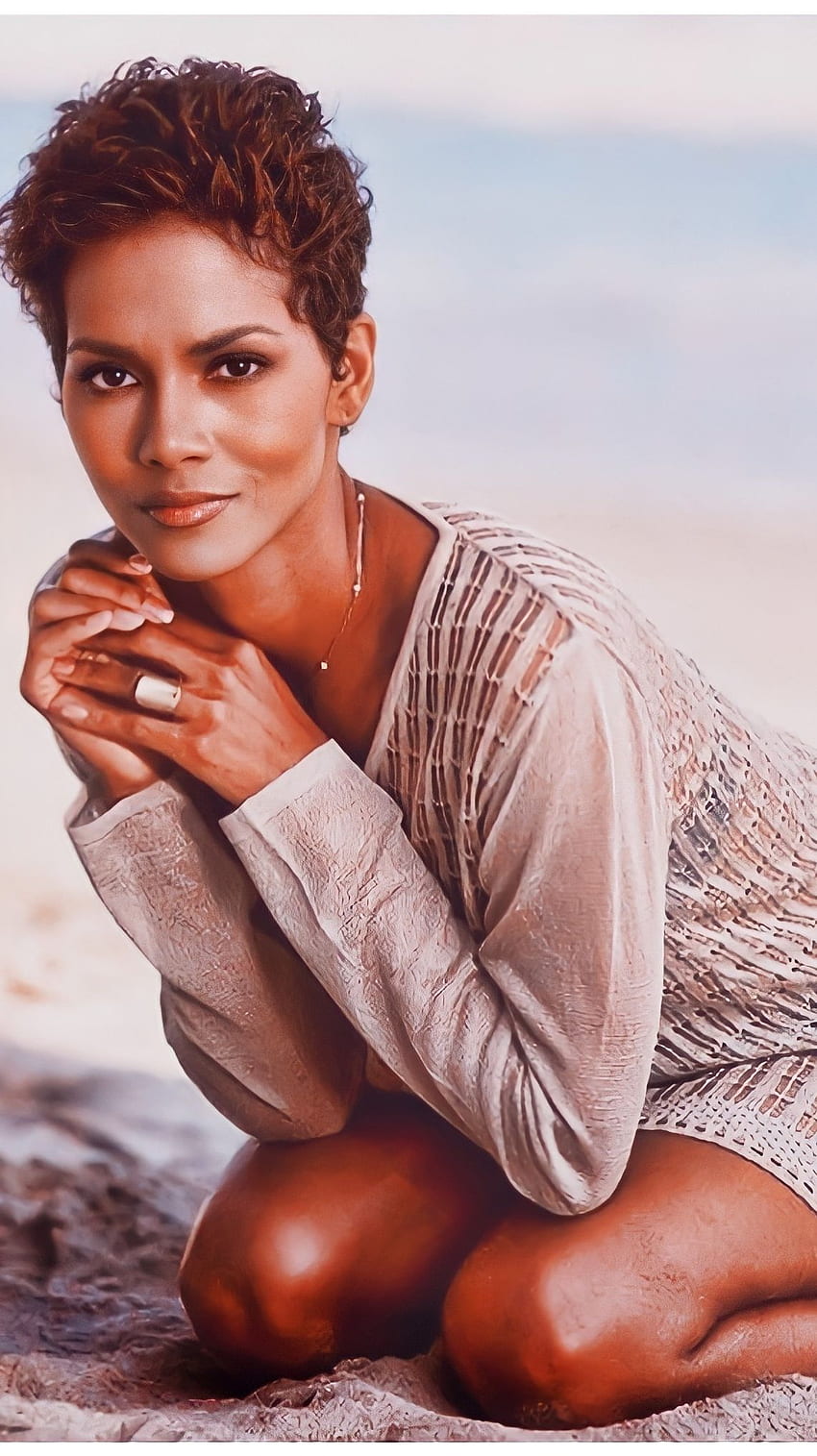 Halle Berry Hollywood Actress Hd Phone Wallpaper Pxfuel