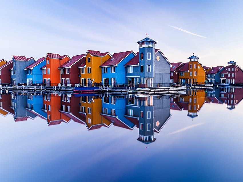 Groningen, 네덜란드, 다채로운 나무 집, 강, 물 반사, 다채로운 건물 HD 월페이퍼