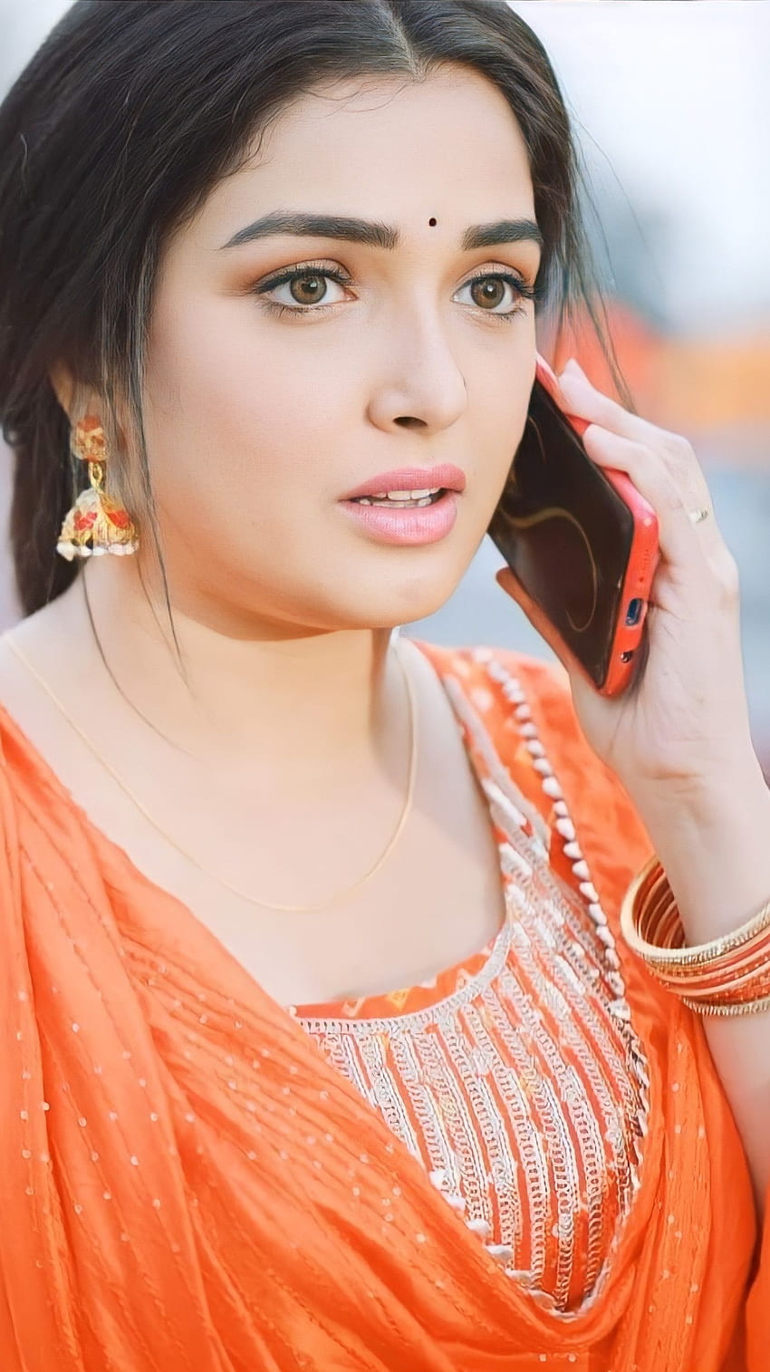 Амрапали Дъби, актриса на бходжпури HD тапет за телефон