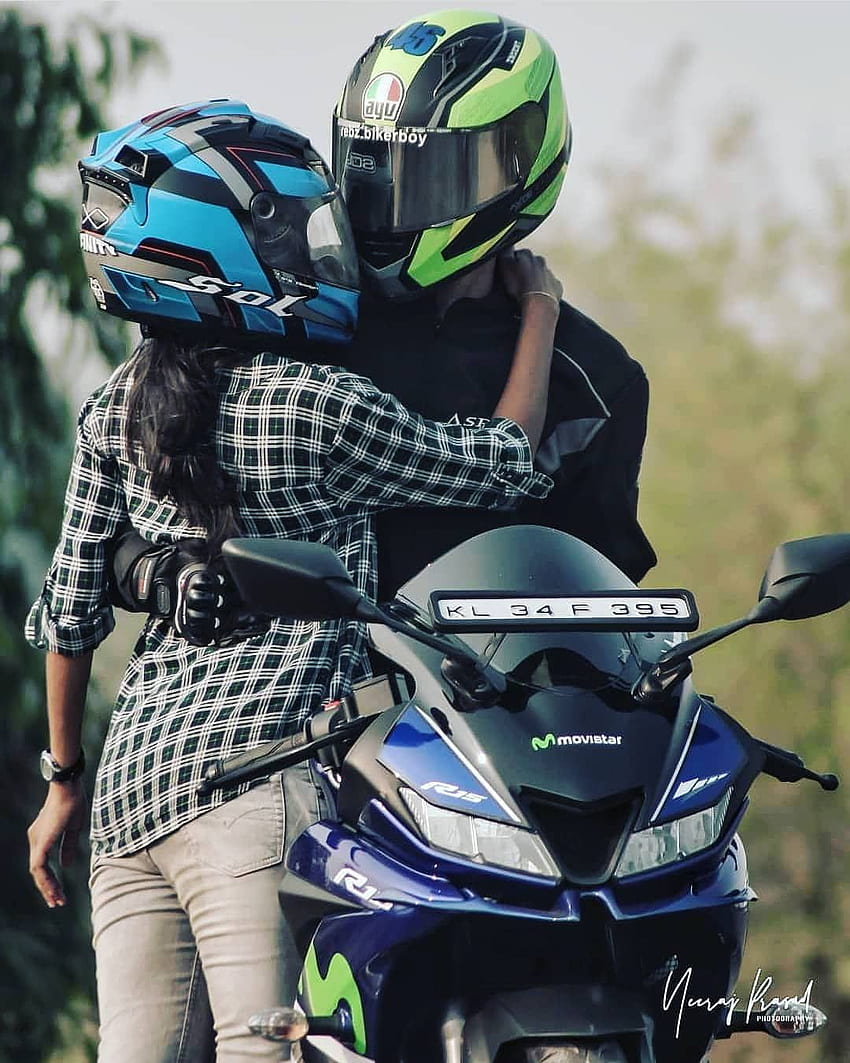 Video Shows Couple Romancing On Speeding Bike, Delhi Traffic Police Reacts