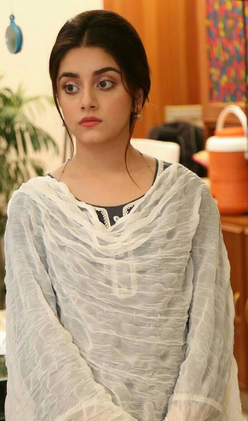 Alizeh Shah ideas. pakistani actress, stylish girl, pakistani girl HD phone wallpaper