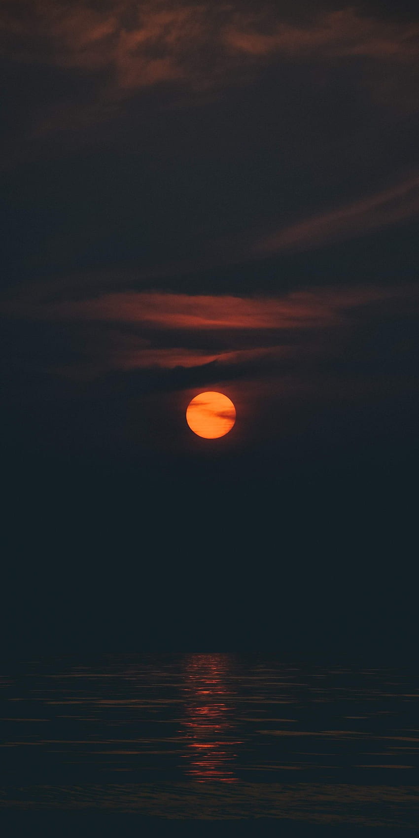 Dunkle ruhige Ästhetik, schwarzer Sonnenuntergang HD-Handy-Hintergrundbild