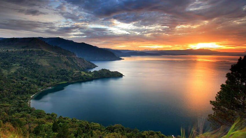 Schöne Seen in Indonesien. Authentischer Indonesien-Blog, Lake Toba HD-Hintergrundbild